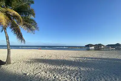 Image de Yellow Touch ☀️ Beach-Pools-Wifi-Gym-Games- Games- Parking