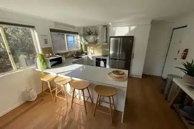 Image de Across the road from the beach and 3 minutes walk to vibrant Peregian Village