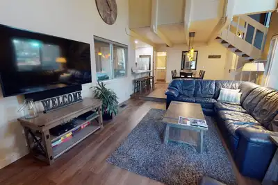 Image de Lodge-Style Escape with Access to The Cove
