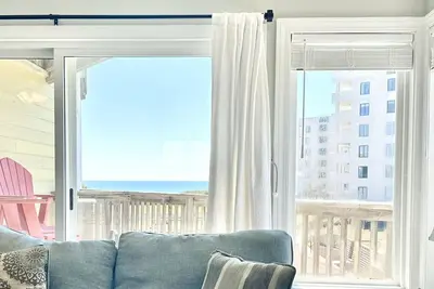 Image de Toes in the Sand - Oceanview Condo Emerald Isle