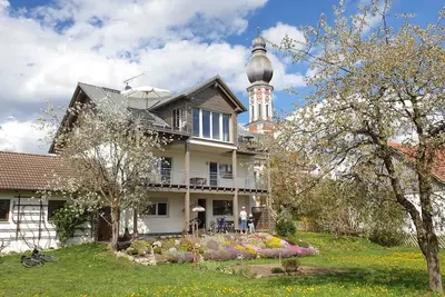 Image de Apartment with large balcony, approx. 2 km west of the lake shore in a quiet location