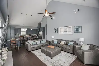 Image de Quick 2 Min Walk to Beach-4Bed/4Bath Home with Ocean/Beach Views