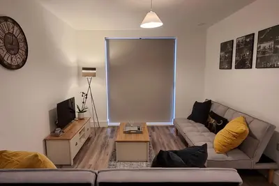 Image de Appartement-Moderne-third floor-Vue sur Rue-Salle de bain privée séparée