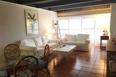 Image de 2 bedroom 2 bath condo on non drive on New Smyrna Beach