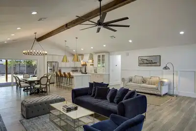 Image de Casa Biltmore ~ Modern & Luxurious Family Retreat!