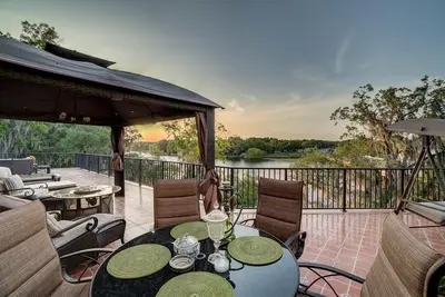 Image de Hillsborough River Estate