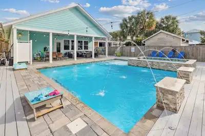 Image de Awesome heated, salt pool/spa, beach is 2-mins, 3 masters on main, Book 5/23