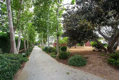 Image de Gated 3 bedroom 3. 5 bathroom home in Malibu with pool!