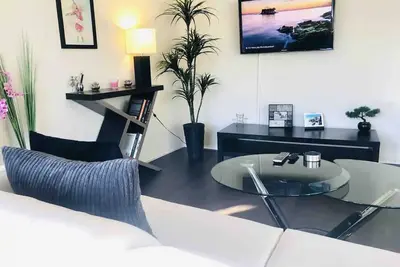 Image de Perfectly located Apt only steps from the sand!