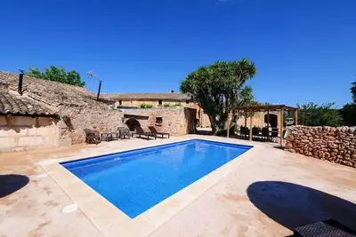 Image de Maison de vacances Finca Son Caldés avec Wi-Fi, A\/C, piscine et jardin