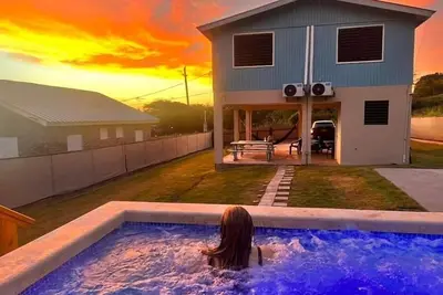 Image de 6 min walk to beach / private pool/ Ac
