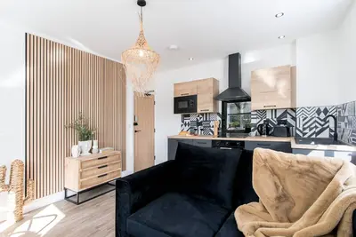 Image de Self Contained-Ibiza inspired 2 bed full Duplex Boutique Apartment
