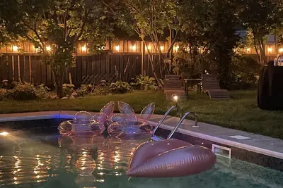 Image de Elegant Victorian Home Pool open May-Nov 1