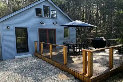 Image de Boothbay privacy with the ocean, lake, trails, and lobster, all within a walk.