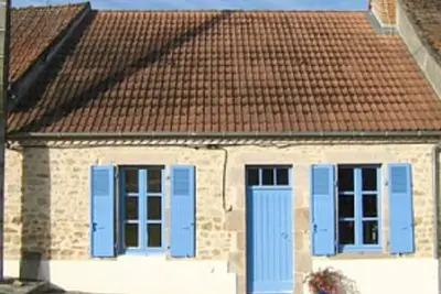 Image de Comfortable Cottage Set in Beautiful Countryside Beside Town