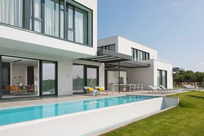 Image de Modern Villa Noble 1 with an indoor and outdoor pool