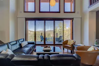 Image de Luxury Townhome~Downtown Views~Private Hot Tub