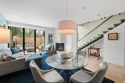 Image de La Mirage - Contemporary Home + Pool, Exclusively Month+