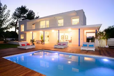 My Rental Homes - Villa Amelia  with private pool and well-tended garden