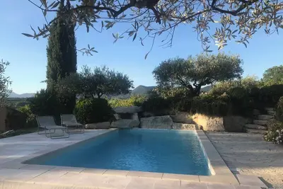 Image de Mazet De Charme Avec Vue Sur Les Collines De La DRÔME Calme Ombre Et Soleil