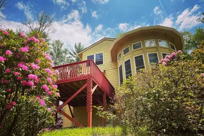 Image de Owl’s Nest Treetop Oasis - 25 to Avl