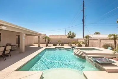 Image de N Palo Verde Backyard Paradise Fan Favorite!