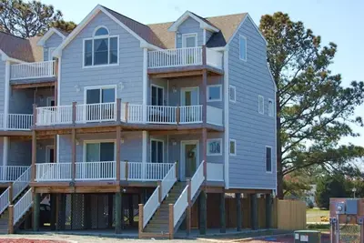 Image de AlloWaves-Luxury Townhome w/ Pool & Fishing Pier