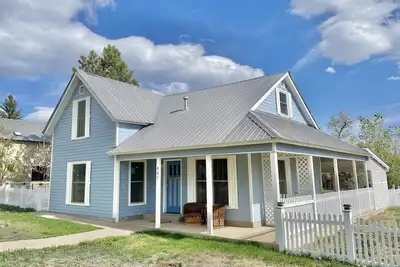 Image de Downtown Oak St Farmhouse near Mesa Verde\/Durango - Work and Wander!
