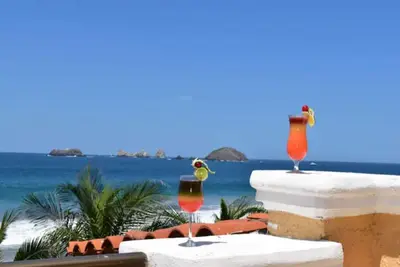 Image de Deluxe Beach Front Villa “Tesoro B”