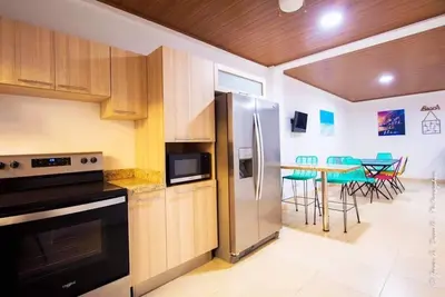 Image de Brilliant Apt w\/pool 3 Bdr- near Jaco beach 10pax