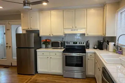 Image de Charming Bungalow in Historic College Park, Atlanta