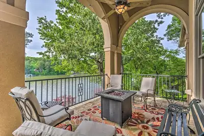Image de Private Dock + Water Views: Hot Springs Abode!