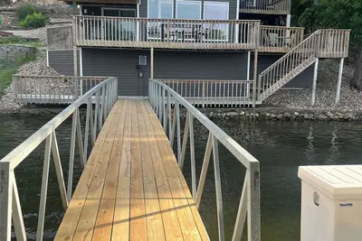 Image de Conveniently Located, recently remodeled private lake home in Sunrise Beach!