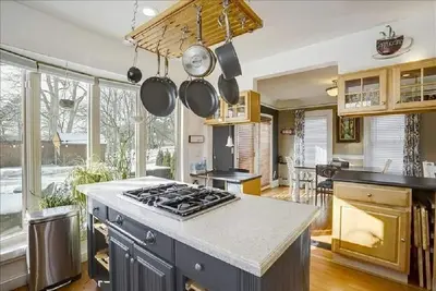 Image de Charming, Updated Home