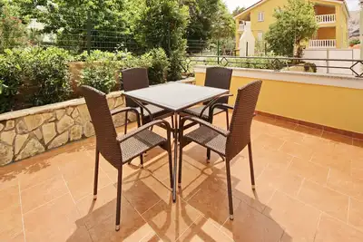 Image de Appartement d'une chambre avec la terrasse Baska, Krk (A-18780-c)