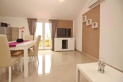 Image de Appartement d'une chambre avec le balcon Baska, Krk (A-18780-h)