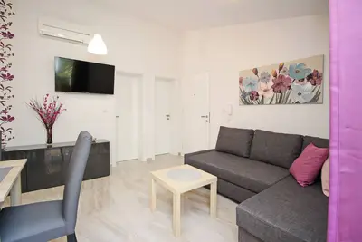 Image de Appartement de trois chambres avec le balcon Baska, Krk (A-18793-g)