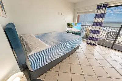 Image de High Floor - Direct Oceanfront with Amazing Views!