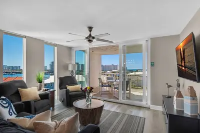 Image de ✨Corner Unit~Stunning 6th Floor Gulf+Harbor View~2br Dolphin Point602A