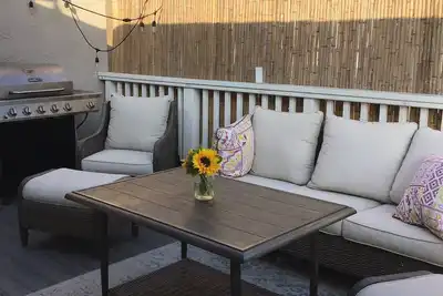 Image de Ocean view home just steps to the sand! ! !