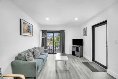 Image de Little Havana Gem Unit 4 - Stylish 2/1 - Renovated