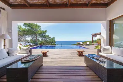 My Rental Homes - Villa Francisca with pool and outdoor veranda with sea views