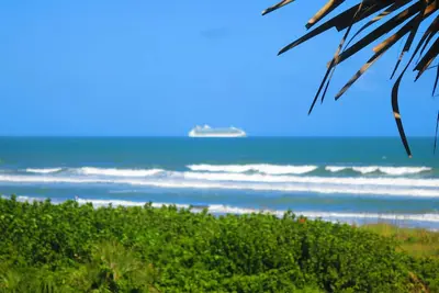 Image de Ocean Dream In The Oceanfront Complex Steps To The Pool And Private Beach Access
