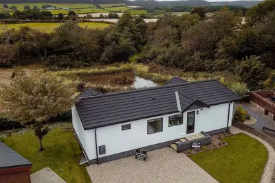 Image de Lux Barnwell - a lux lodge that sleeps 4 guests in 2 bedrooms