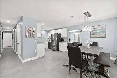 Image de New! Stunning 5/3 Home/w Pool table & Seablue Pool