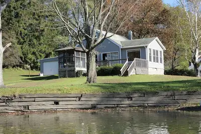Image de Water's Edge, Waterfront, great fishing, swimming, game room, near tournaments
