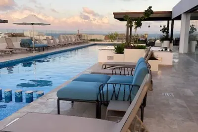 Image de Awesome Location for 5th Ave & Beach access without noise! Incredible Rooftop