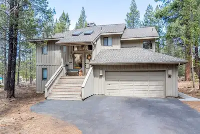 Image de Steps to the Sharc, walk to the Village/Ft Rock, 3 Bdr Suites/Hot Tub/Central Ac