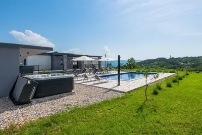 Image de Superbe maison à Grubine avec jacuzzi