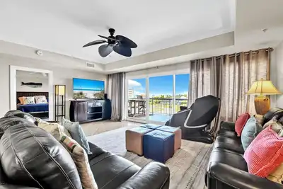 Image de Spacious Condo with views of the Harbor and Gulf